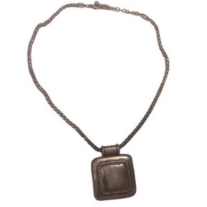 Chico’s Hammered‎ Silver Tone Pendant Necklace